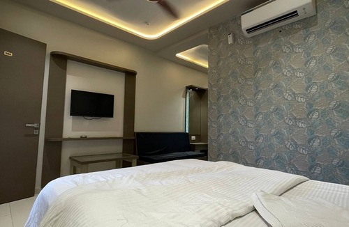 Mira Bhayandar Hotel | JP GARDEN & LAWN