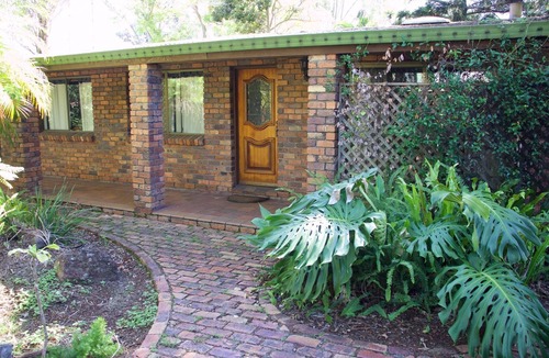 Samford Village House | Junction Cottage Samford Village