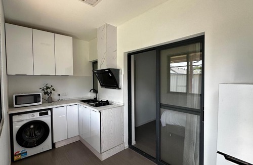 Morley House | June Stay