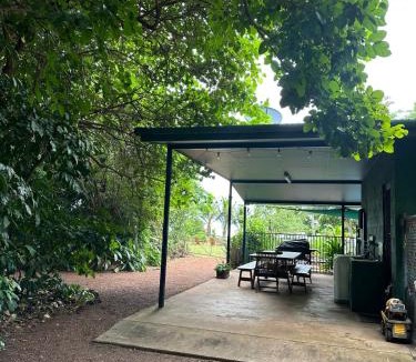 Dundee Beach House | Jungle Hut - RARE absolute beachfront!