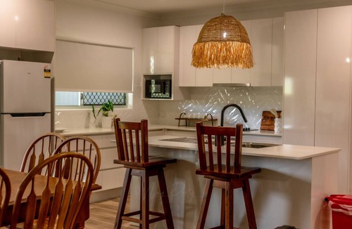 Victory Heights House | Just off the highway , 2 kilometres to town but still in the country.