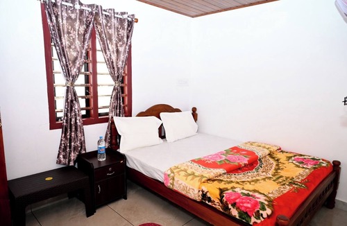 Pallivasal Hotel | Jyothys Bhavan Homestay