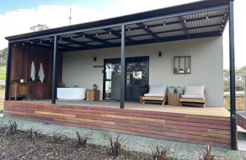 Flaxman Valley Villa | Kaiser Ridge - eco stay