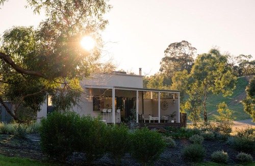 Flaxman Valley Villa | Kaiser Ridge - eco stay