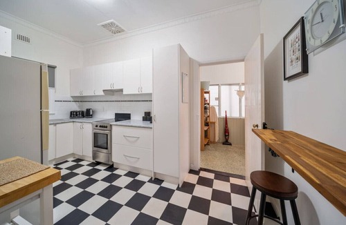 Warradale House | Kaleamera—Relaxed Stay Near Beach & Shops