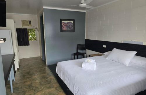 Berserker Hotel | Kalka Palms Hotel Motel