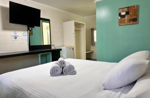 Berserker Hotel | Kalka Palms Hotel Motel