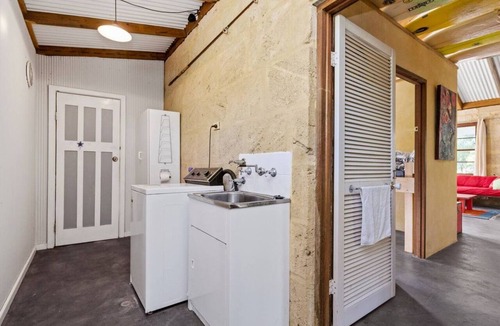 Dawesville House | Kangaroo Cottage – Beachside Escape in Dawesville