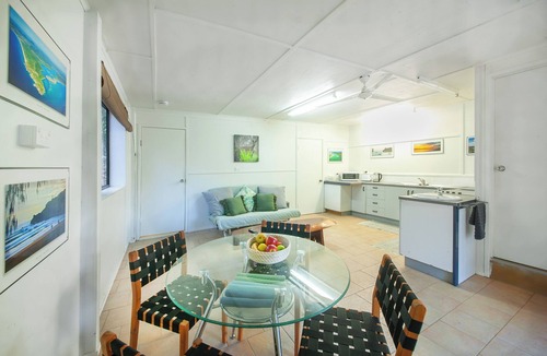 Agnes Water Cabin | Kangaroo Kabin - Entire cabin, 5mins to the beach, pet friendly.