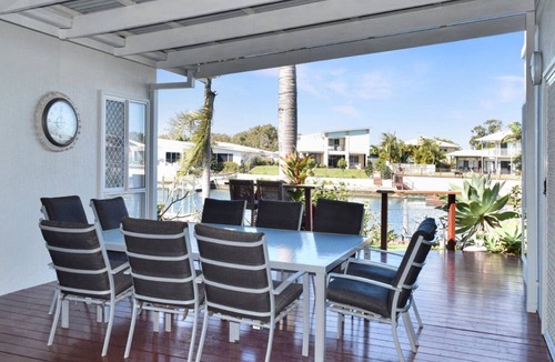 Bongaree House | Kangaroo Waters on Bribie