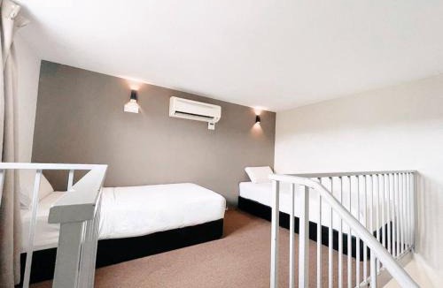 Tanjung Hotel | KARANG TIMUR Hotel