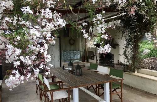 Blewitt Springs Cottage | Karawatha Cottages - RELISH COTTAGE