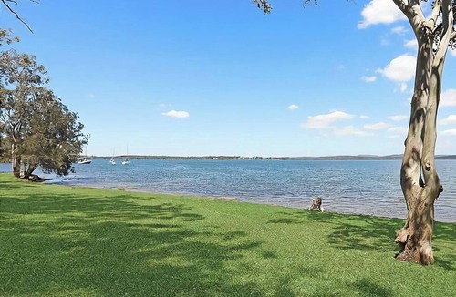 Summerland Point House | Karinyah - Panoramic Waterfront Views