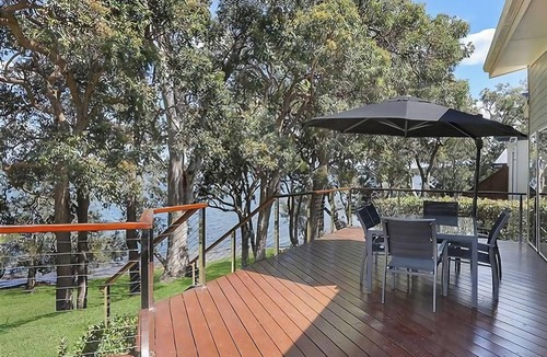 Summerland Point House | Karinyah - Panoramic Waterfront Views