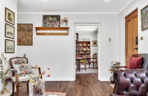 Crafers West Villa | Karku Wardli Cottage Luxury Hills Retreat