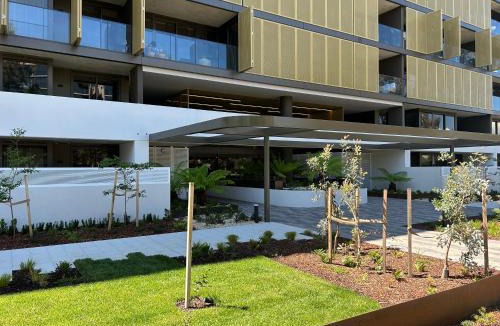 Dickson Apartment | Kashmir - Luxury Top Floor Apartment - Mountain View