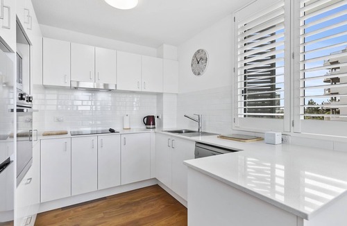 Buddina Apartment | Kawana Beachside Getaway 1 Bedroom Apartment