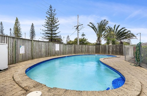 Buddina Apartment | Kawana Beachside Getaway 1 Bedroom Apartment