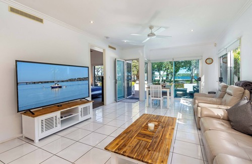 Bellara Apartment | Keith's on Sylvan Beach. Stylish 2BR unit with awesome Pumistone Passage views.