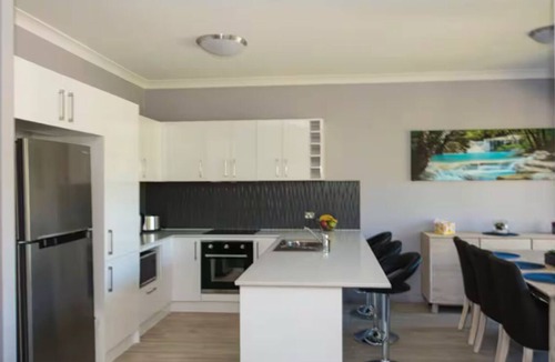 McDowall House | Keona Grove Home 2 - beautiful Townhouse