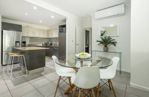 Kewarra Beach Apartment | Kewarra Beach Paradise 1BR Resort Style Apt - Pool