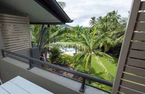 Kewarra Beach Apartment | Kewarra Beach Studio Apt with Resort Pool BBQ