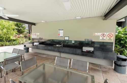 Kewarra Beach Apartment | Kewarra Beach Studio Apt with Resort Pool BBQ