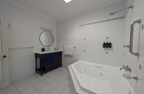 Brisbane Waterfront House | Kiarabilli on Moreton
