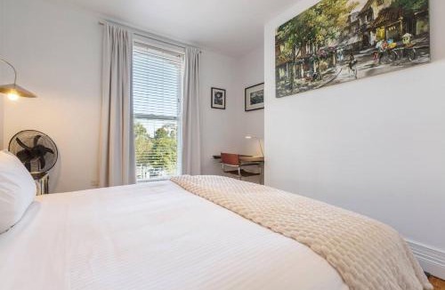 St Kilda Apartment | Kilda Classic - Coastal Living with Heritage Charm