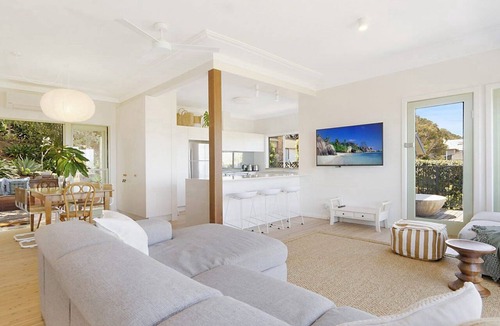 Killcare House | Killcare Beach View by HolidayCo.