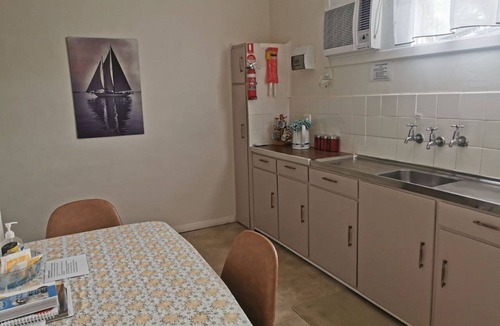 Kimba Apartment | Kimba Units 5 - self contained apartment discounts for more than one night