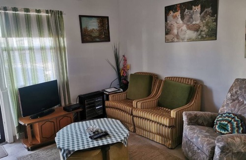 Kimba Apartment | Kimba Units 5 - self contained apartment discounts for more than one night