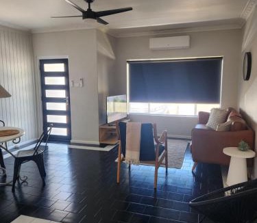 Leeton Hotel | Kindred Studio Apartments
