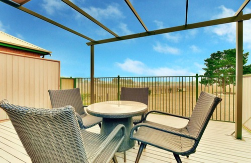 Pokolbin Apartment | King 2 - close proximity to Bimbadgen and Hope Estate concerts