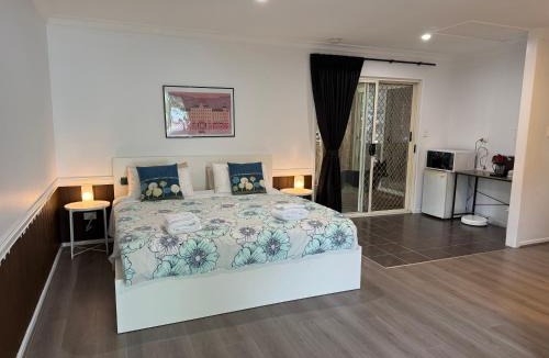 Collingwood Park House | King bedroom Collingwood