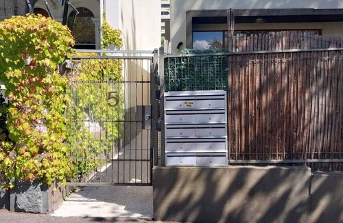 St Kilda Apartment | King Studio at MAC St Kilda - Acland