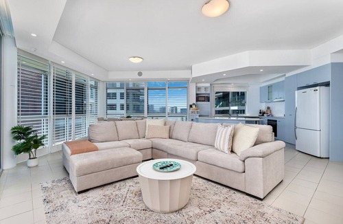 Coolangatta Apartment | Kirra Oceanfront Views