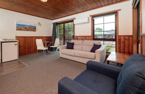Strahan Apartment | Kitty's Cottages - Managed by BIG4 Strahan Holiday Retreat
