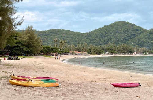 Khanom Resort | Klang Aow Resort