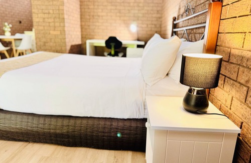Katherine Hotel | Knotts Crossing Resort