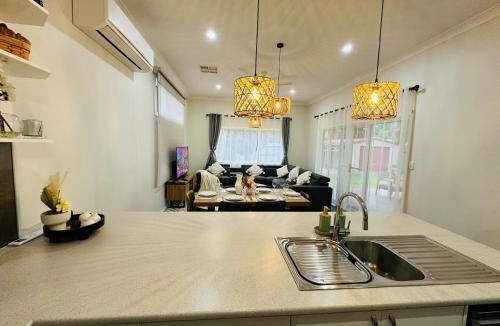 Dubbo House | Kookaburra Door