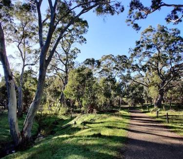 Crafers West House | Koora Nest - Secluded Bushland Escape in the Hills