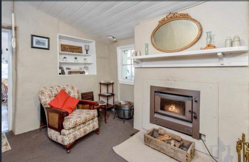 Burra Bed & Breakfast | Kooringa Cottage