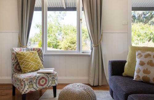 Hepburn House | Koovelly Spa - romantic country cottage