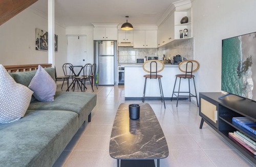 Birchgrove Apartment | Kozyguru | Balmain | Townhouse bridge view or Charming Comfy Studio