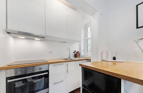 Kings Cross Apartment | KozyGuru | Rushcutters Bay | Elegant City Living