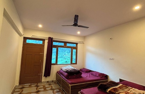 Gobind Dham House | Kuari Pass Inn