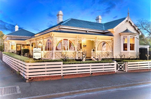 East Launceston Bed & Breakfast | Kurrajong House