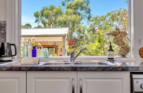 Crafers West House | KW Cottage | Animals, Farm Escape, Walking Trail