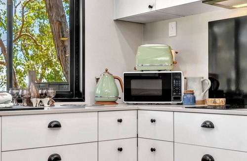 Crafers West Cabin | KW Treehouse Luxury Private Farm Escape for 2 with Walking Trails